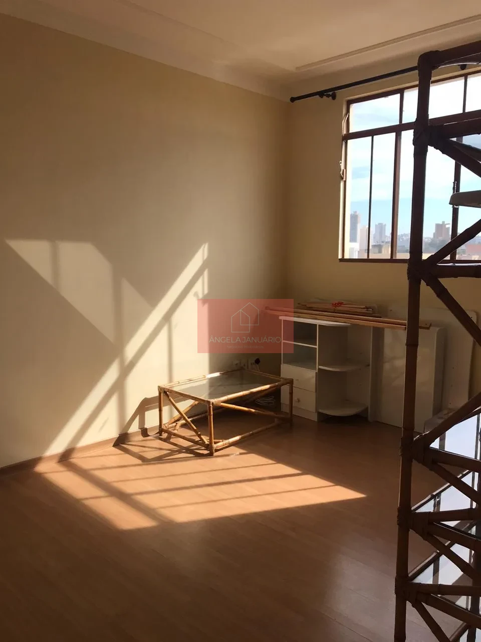 Apartamento a venda na Av. Inglaterra