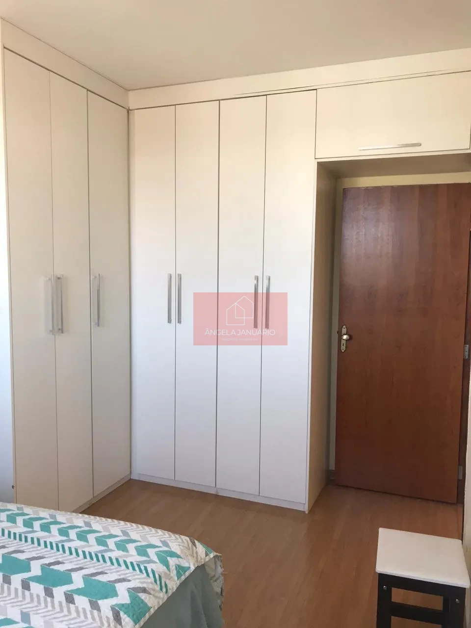 Apartamento a venda na Av. Inglaterra