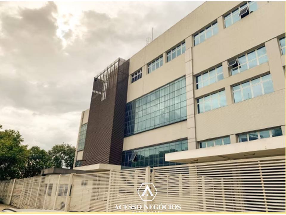 GALPÃO MONOUSUÁRIO NA ÁGUA BRANCA - 5198 M² - EB072