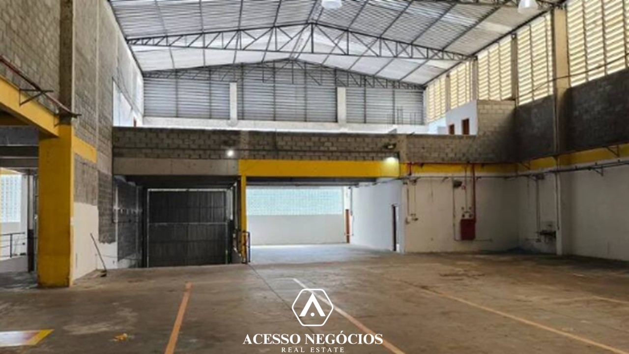 GALPÃO EM SANTANA DO PARNAÍBA - 2200 M² - CO125