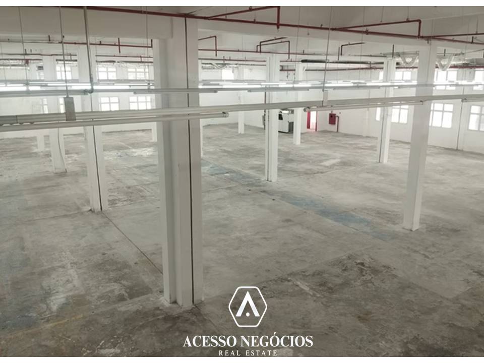 GALPÃO MONOUSUÁRIO NA ÁGUA BRANCA - 5198 M² - EB072