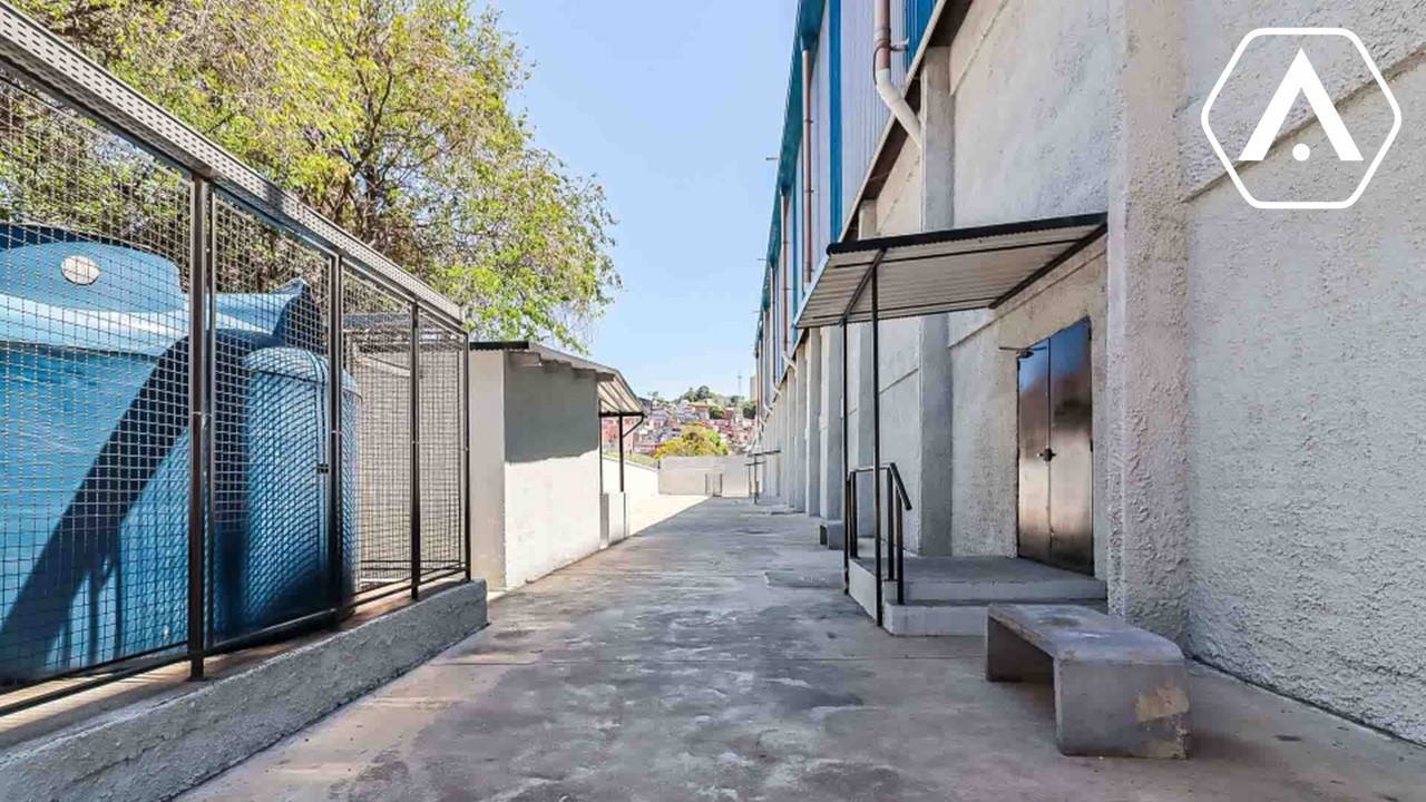 GALPÃO NO JAGUARÉ - 7000 M² - LOCAÇÃO