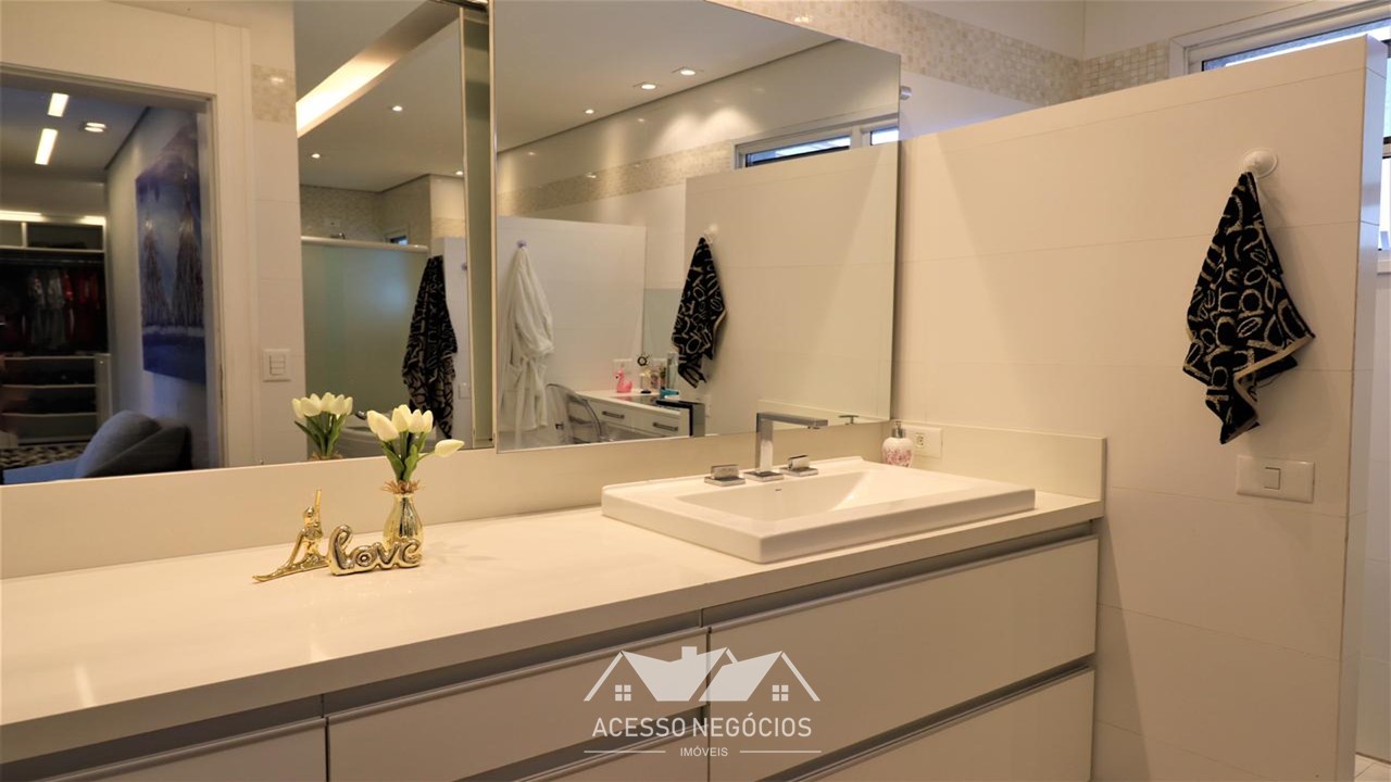 CASA EM CONDOMÍNIO À VENDA 4 SUÍTES  455 M² TAMBORÉ SOLAIA - JD2194