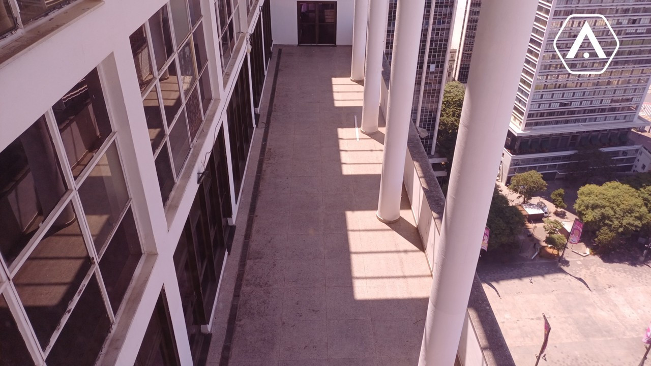LAJES  CORPORATIVAS  NO CENTRO - LOCAÇÃO  - 2760 M²
