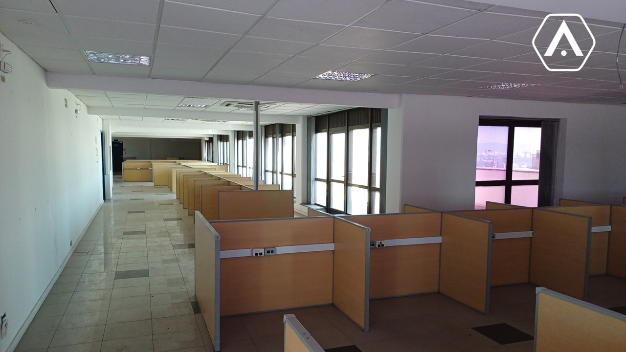 LAJES  CORPORATIVAS  NO CENTRO - LOCAÇÃO  - 2760 M²