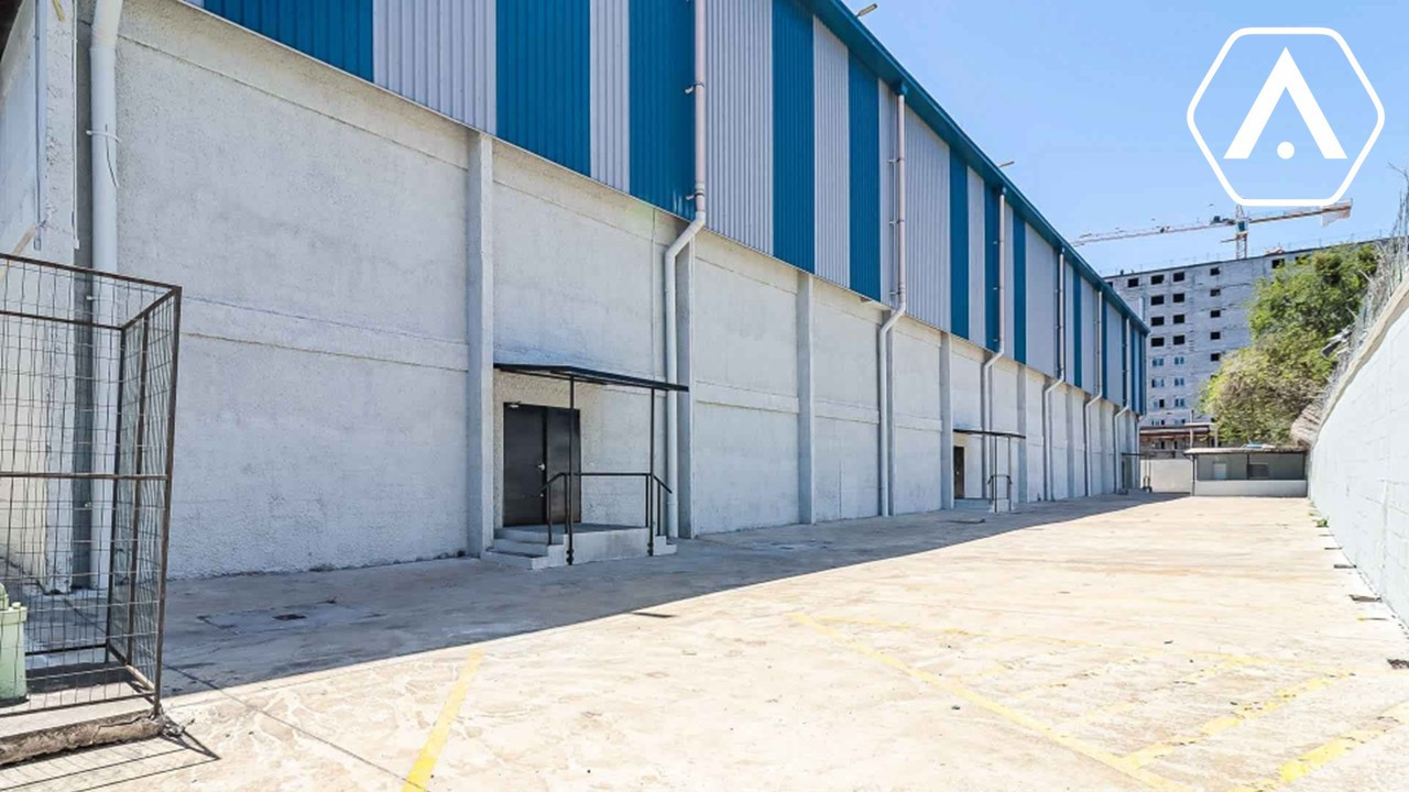 GALPÃO NO JAGUARÉ - 7000 M² - LOCAÇÃO