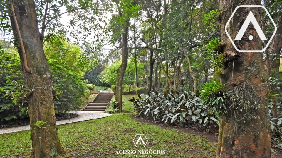 CASA  PARA INCORPORAÇÃO OU ATIVIDADES CULTURAIS /LAZER - 3100 M²