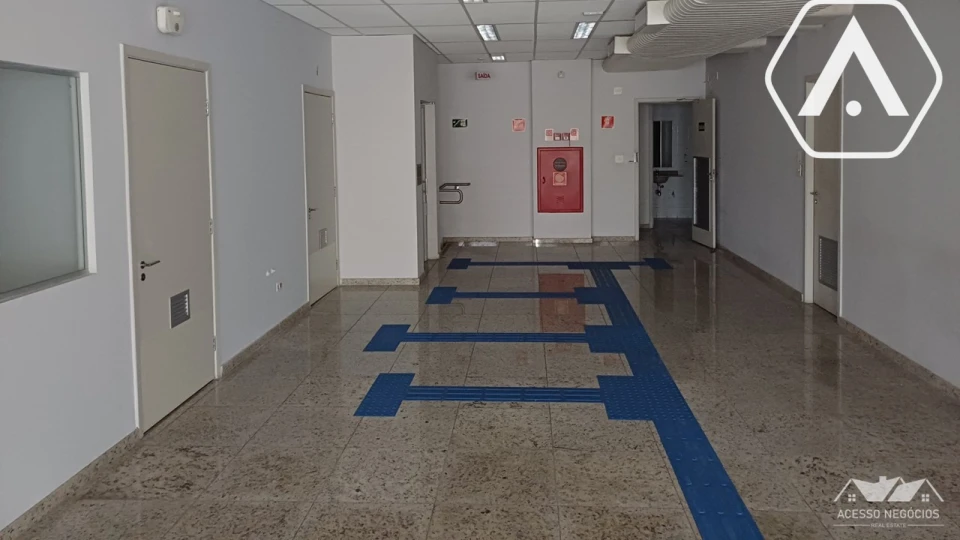 IMOVEL COMERCIAL NO ALTO DE PINHEIROS - LOCAÇÃO  - 569 M²