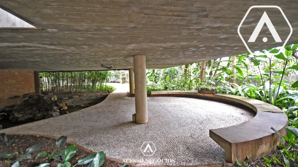 CASA  PARA INCORPORAÇÃO OU ATIVIDADES CULTURAIS /LAZER - 3100 M²