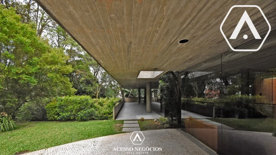 CASA  PARA INCORPORAÇÃO OU ATIVIDADES CULTURAIS /LAZER - 3100 M²