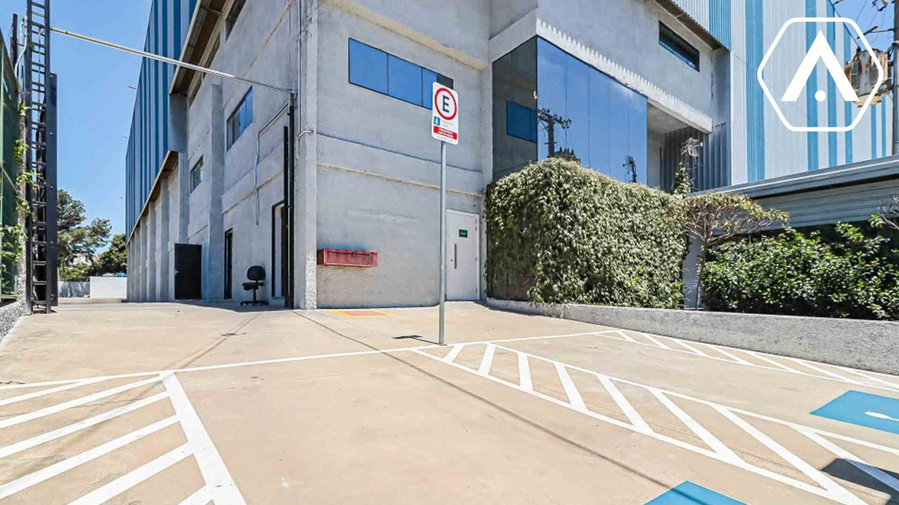 GALPÃO NO JAGUARÉ - 7000 M² - LOCAÇÃO