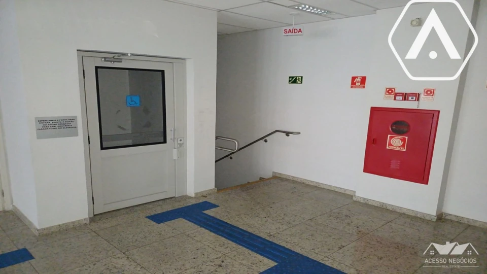 IMOVEL COMERCIAL NO ALTO DE PINHEIROS - LOCAÇÃO  - 569 M²