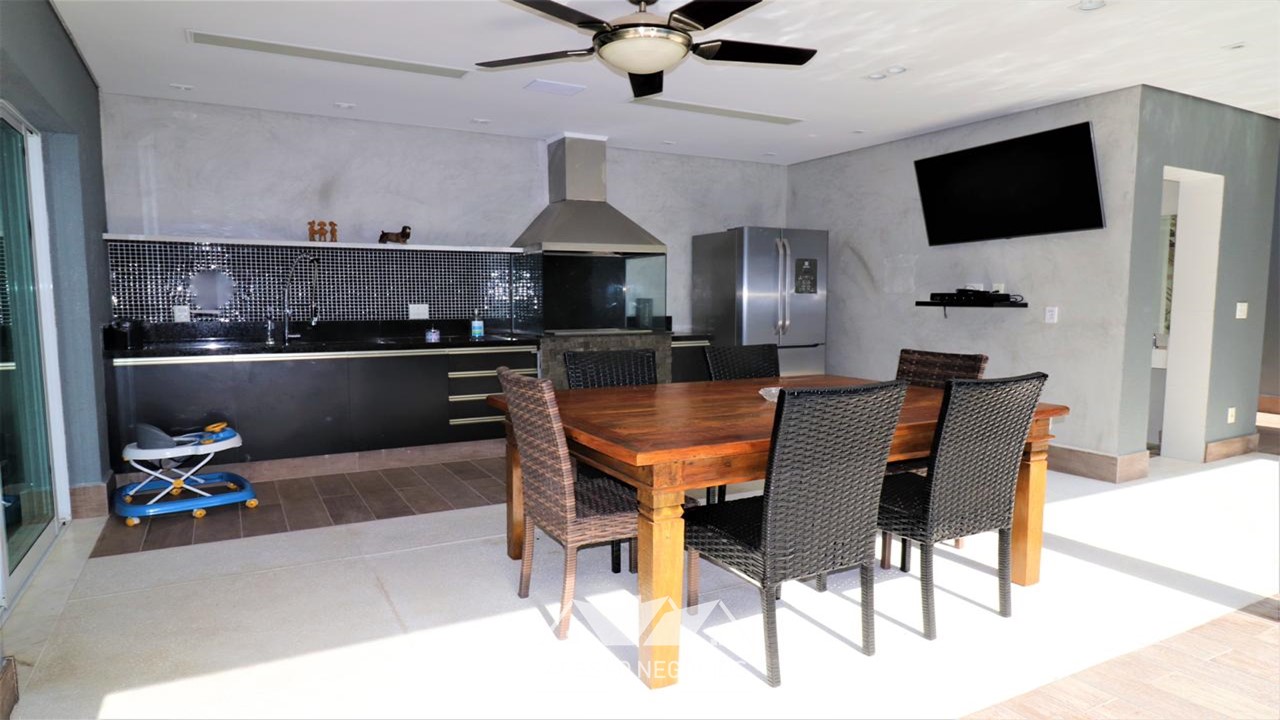 CASA EM CONDOMÍNIO À VENDA 4 SUÍTES  455 M² TAMBORÉ SOLAIA - JD2194