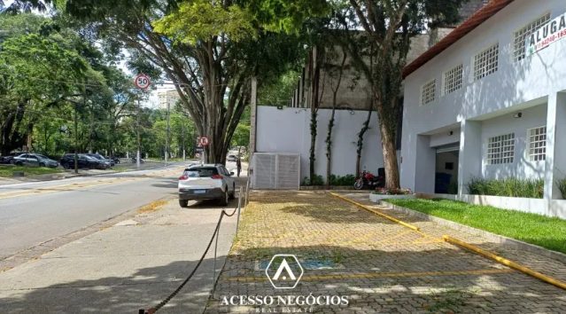 IMÓVEL COMERCIAL NO ALTO DE PINHEIROS - 740 M² - D032