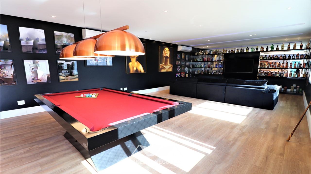 CASA EM CONDOMÍNIO À VENDA 4 SUÍTES  455 M² TAMBORÉ SOLAIA - JD2194