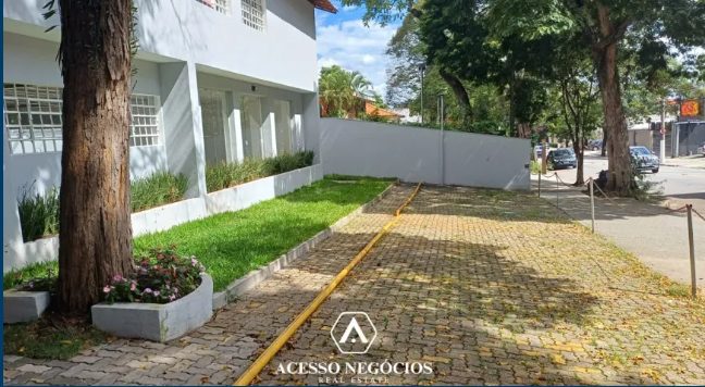 IMÓVEL COMERCIAL NO ALTO DE PINHEIROS - 740 M² - D032