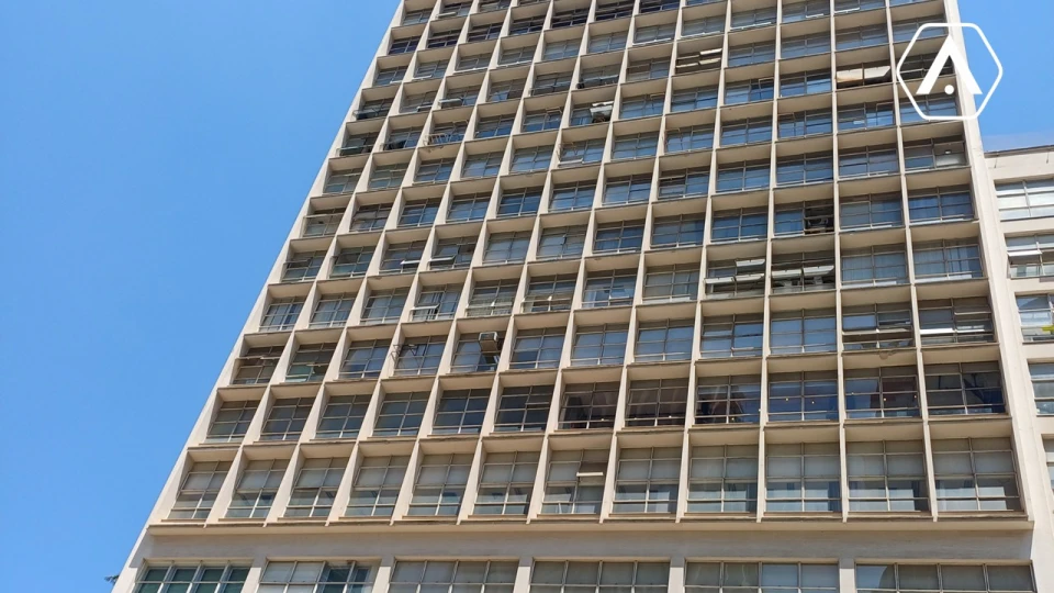 LAJES  CORPORATIVAS  NO CENTRO - LOCAÇÃO  - 2760 M²