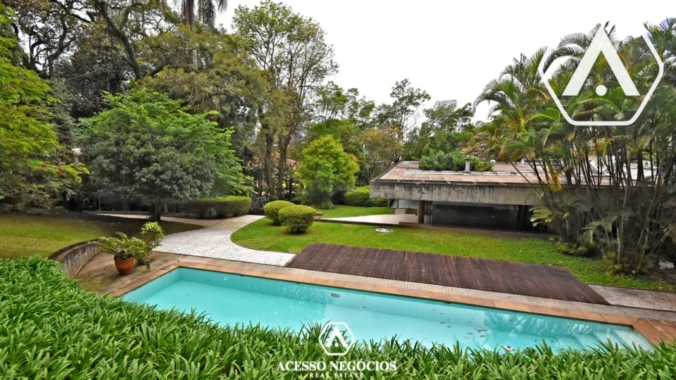 CASA  PARA INCORPORAÇÃO OU ATIVIDADES CULTURAIS /LAZER - 3100 M²