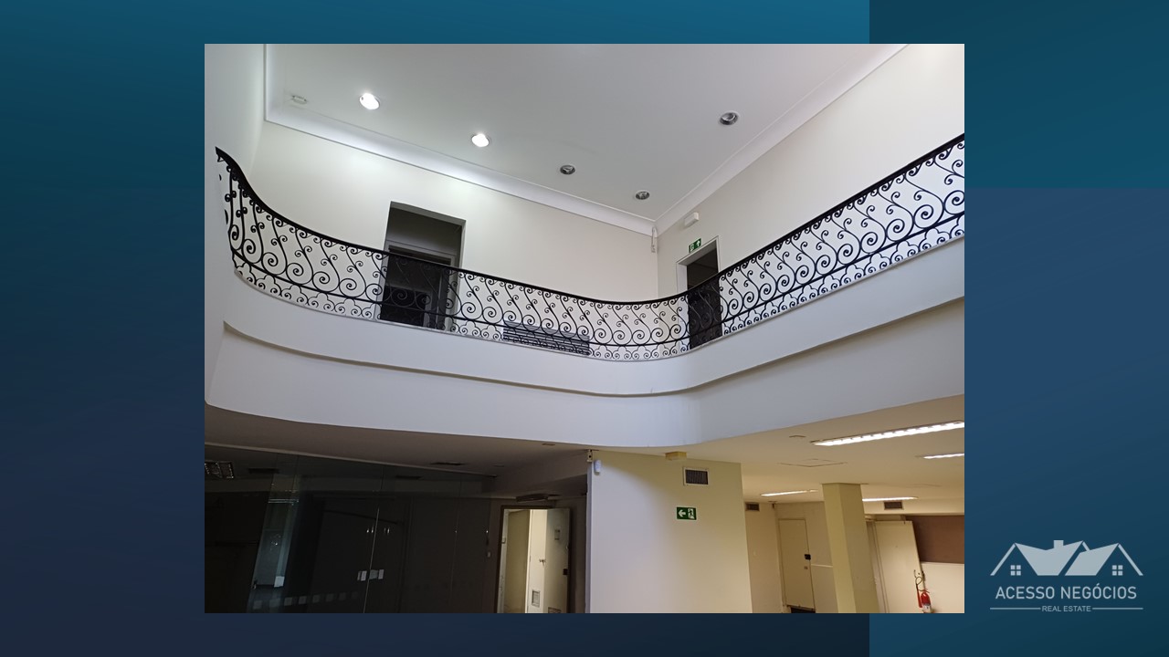 PONTO COMERCIAL MULTIUSO - 700 M²  - COM ELEVADOR  - 17 VAGAS - D913