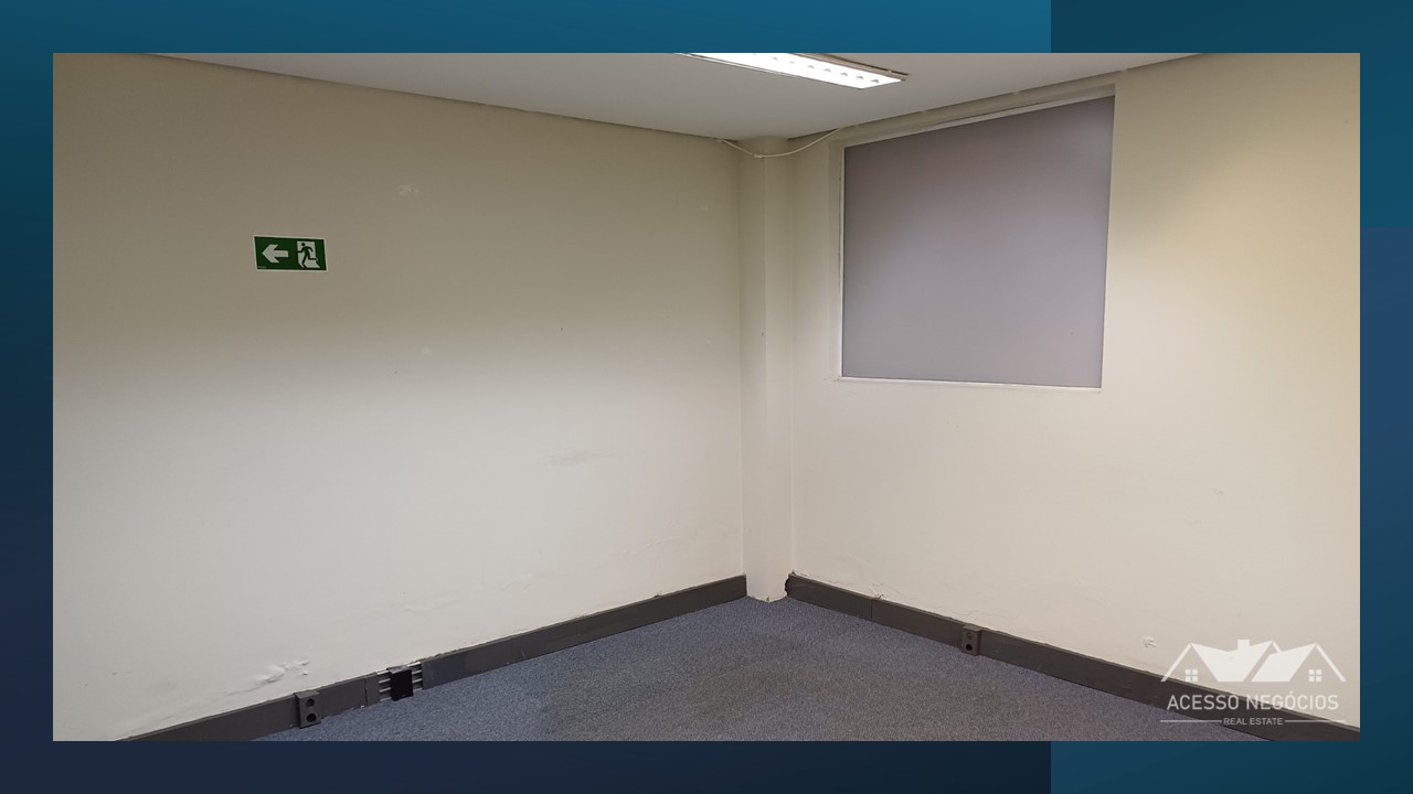 PONTO COMERCIAL MULTIUSO - 700 M²  - COM ELEVADOR  - 17 VAGAS - D913