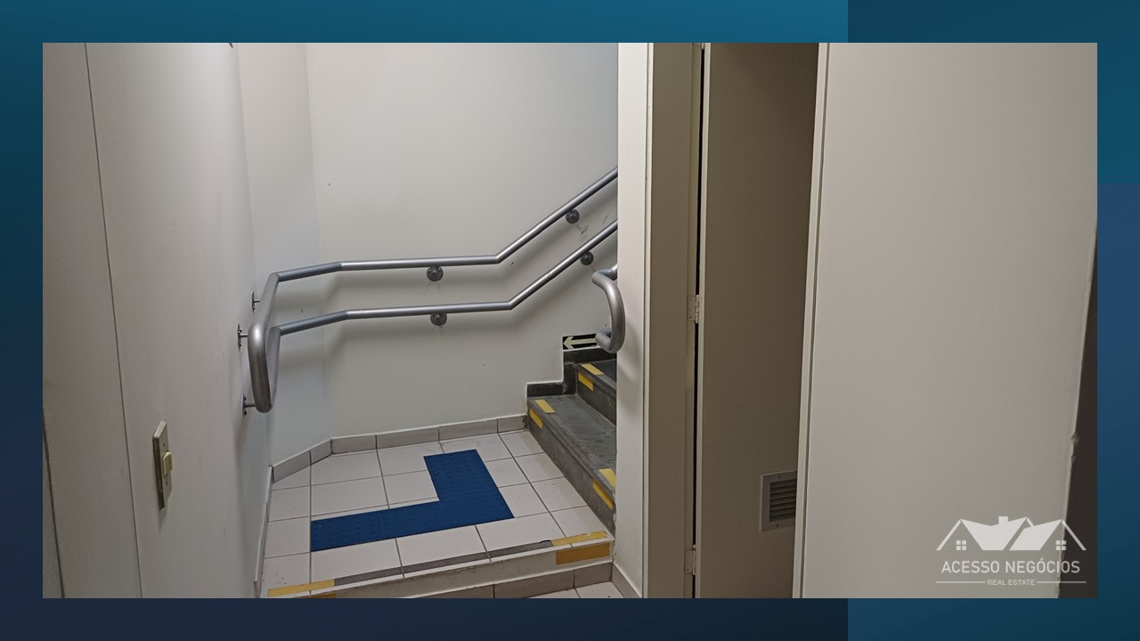 PONTO COMERCIAL MULTIUSO - 700 M²  - COM ELEVADOR  - 17 VAGAS - D913