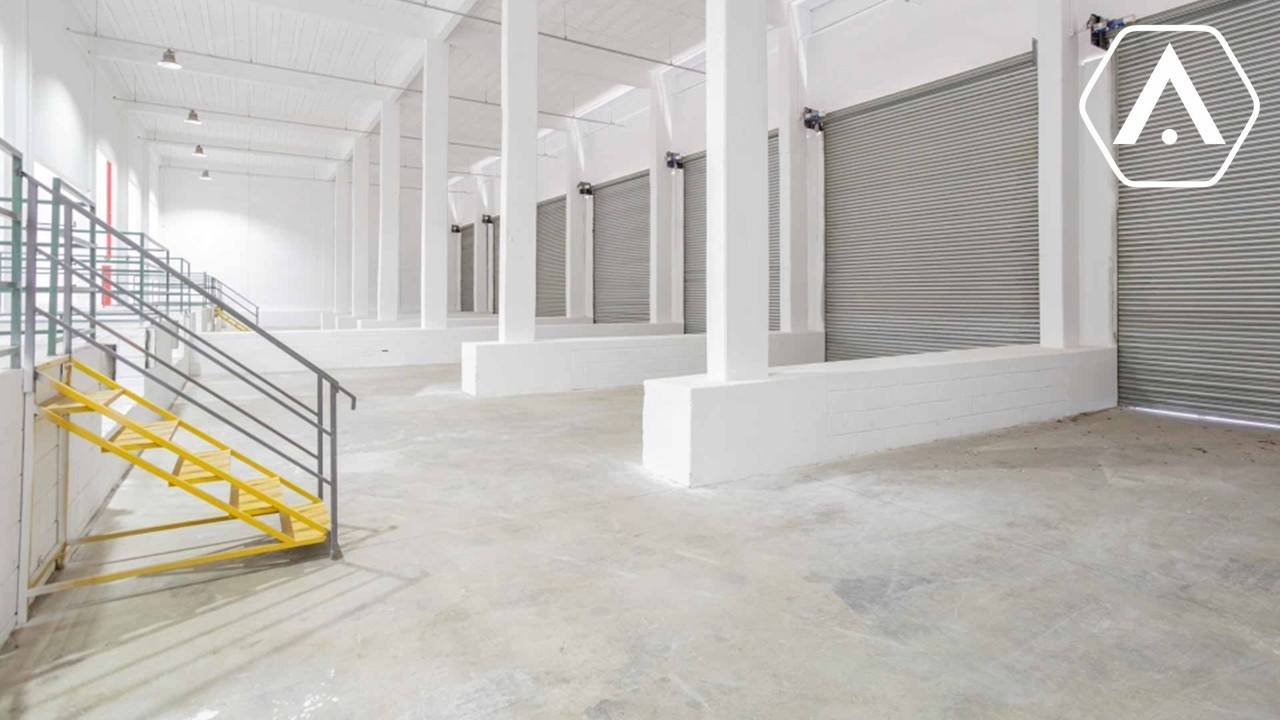 GALPÃO NO JAGUARÉ - 7000 M² - LOCAÇÃO