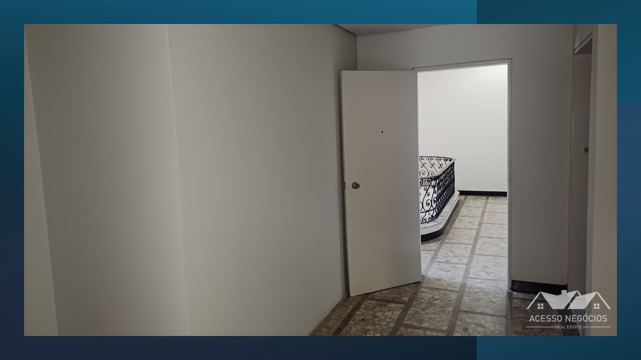 PONTO COMERCIAL MULTIUSO - 700 M²  - COM ELEVADOR  - 17 VAGAS - D913