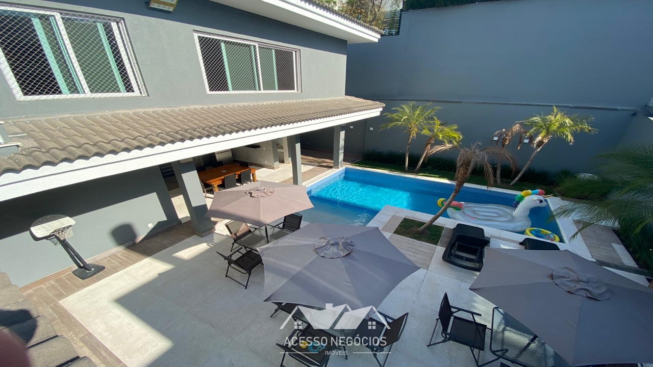 CASA EM CONDOMÍNIO À VENDA 4 SUÍTES  455 M² TAMBORÉ SOLAIA - JD2194