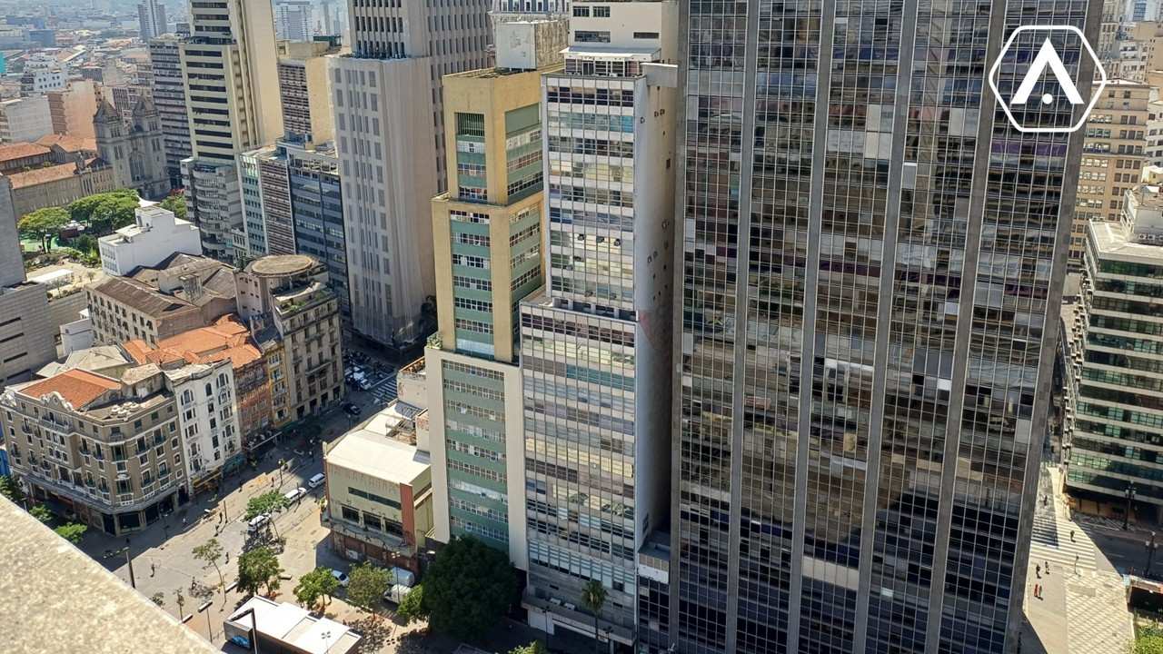 LAJES  CORPORATIVAS  NO CENTRO - LOCAÇÃO  - 2760 M²