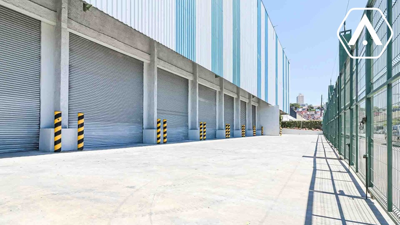 GALPÃO NO JAGUARÉ - 7000 M² - LOCAÇÃO