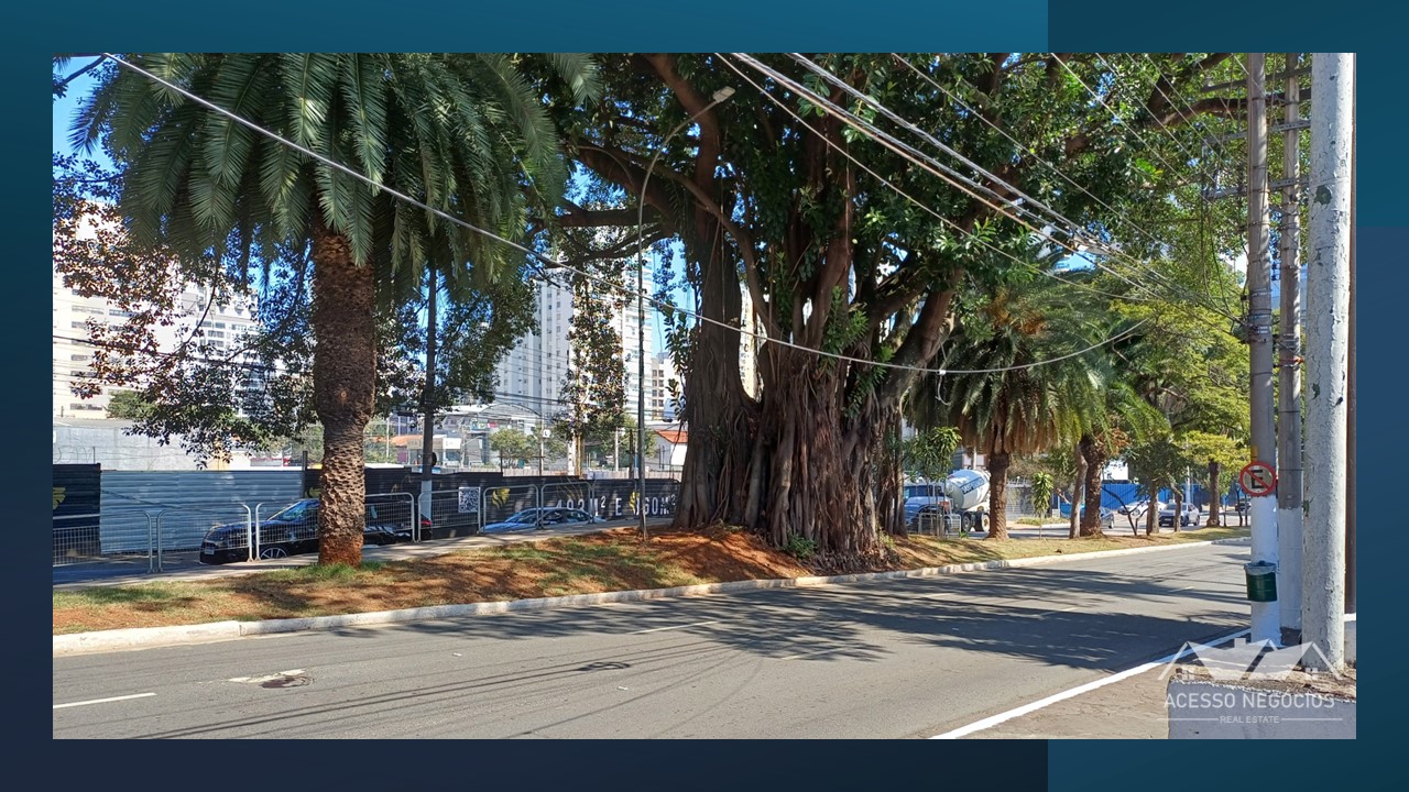 PONTO COMERCIAL MULTIUSO - 700 M²  - COM ELEVADOR  - 17 VAGAS - D913