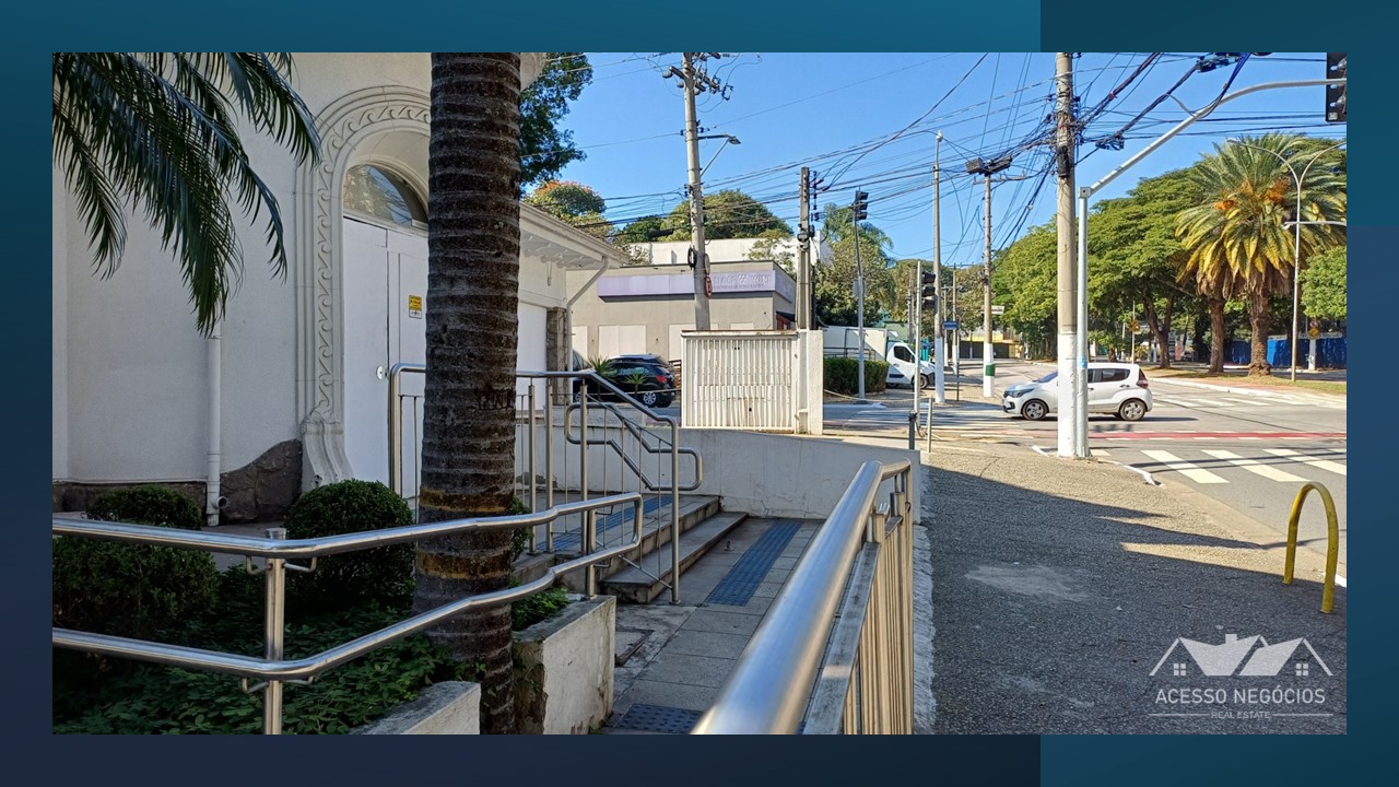 PONTO COMERCIAL MULTIUSO - 700 M²  - COM ELEVADOR  - 17 VAGAS - D913