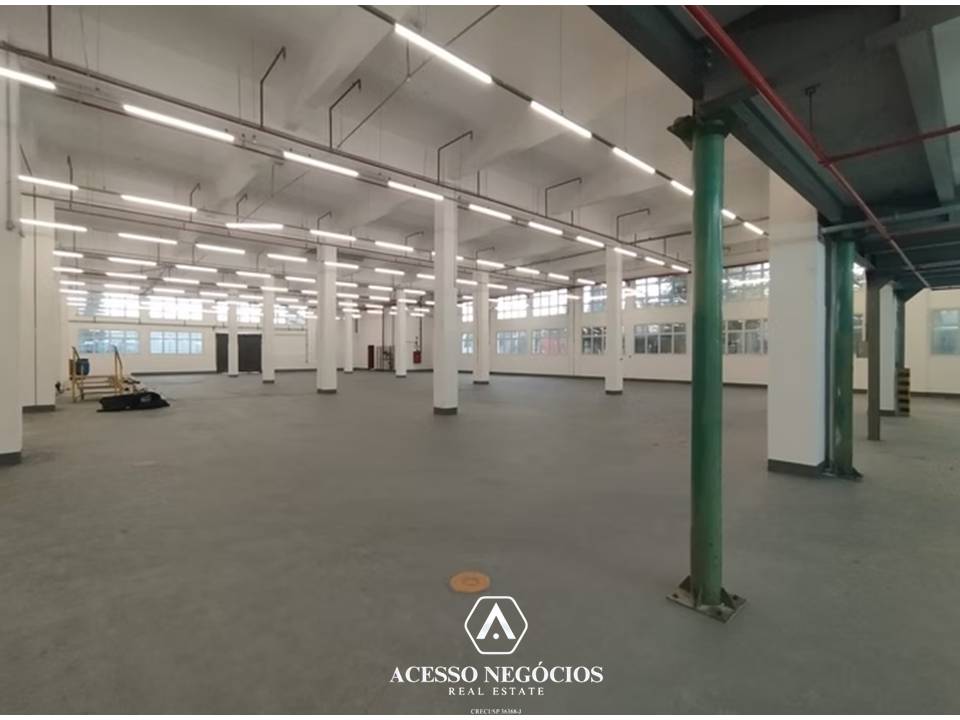 GALPÃO MONOUSUÁRIO NA ÁGUA BRANCA - 5198 M² - EB072