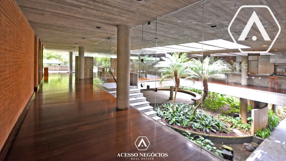 CASA  PARA INCORPORAÇÃO OU ATIVIDADES CULTURAIS /LAZER - 3100 M²