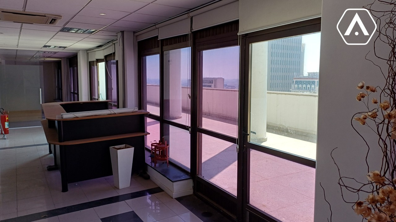 LAJES  CORPORATIVAS  NO CENTRO - LOCAÇÃO  - 2760 M²