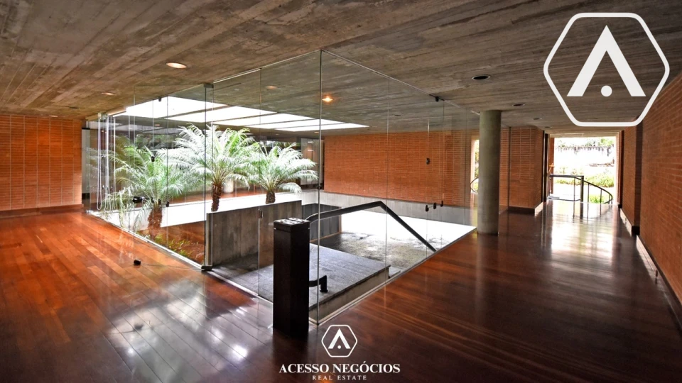 CASA  PARA INCORPORAÇÃO OU ATIVIDADES CULTURAIS /LAZER - 3100 M²