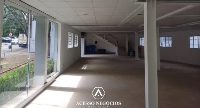 IMÓVEL COMERCIAL NO ALTO DE PINHEIROS - 740 M² - D032