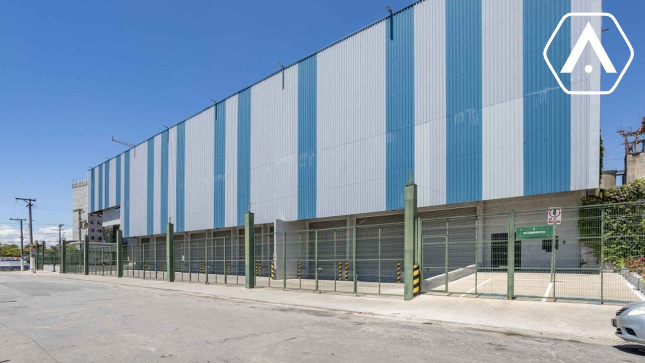 GALPÃO NO JAGUARÉ - 7000 M² - LOCAÇÃO