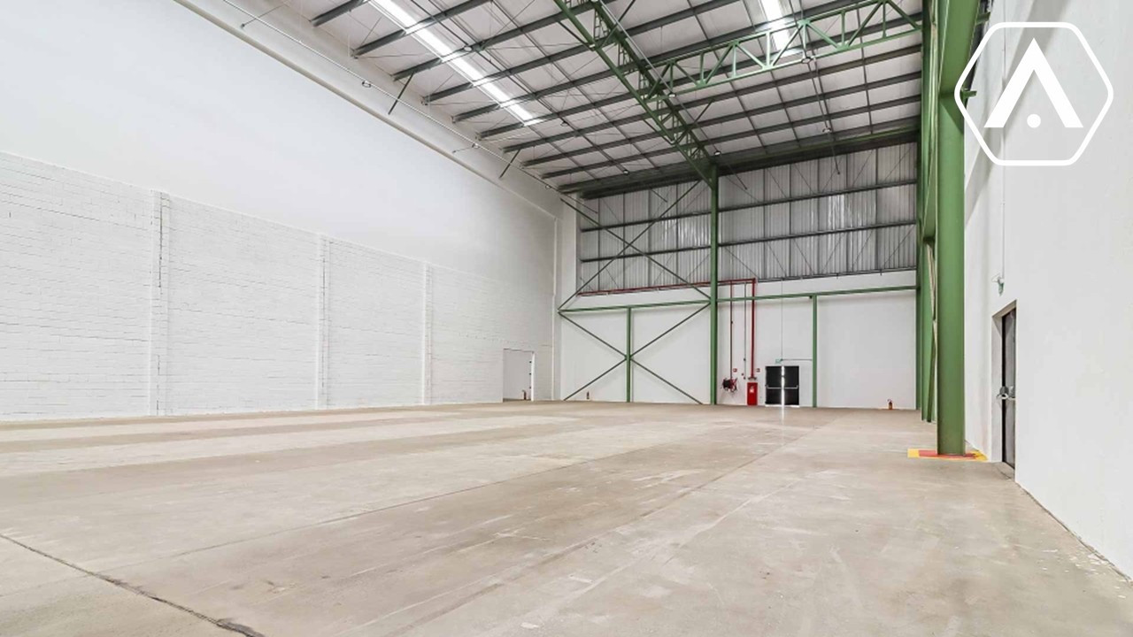 GALPÃO NO JAGUARÉ - 7000 M² - LOCAÇÃO