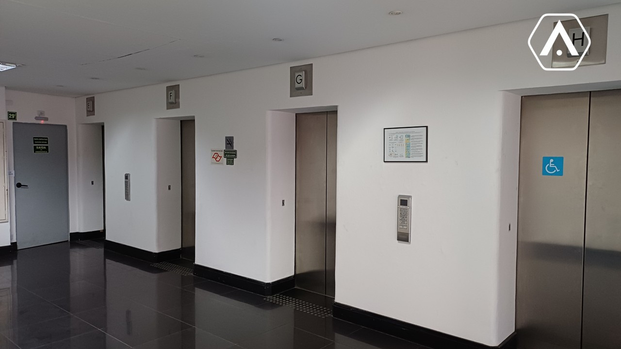 LAJES  CORPORATIVAS  NO CENTRO - LOCAÇÃO  - 2760 M²