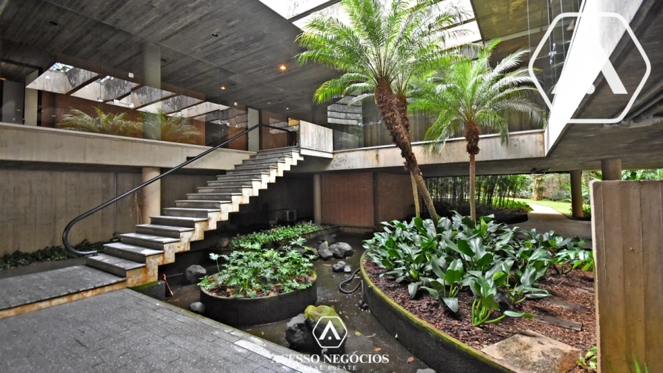 CASA  PARA INCORPORAÇÃO OU ATIVIDADES CULTURAIS /LAZER - 3100 M²