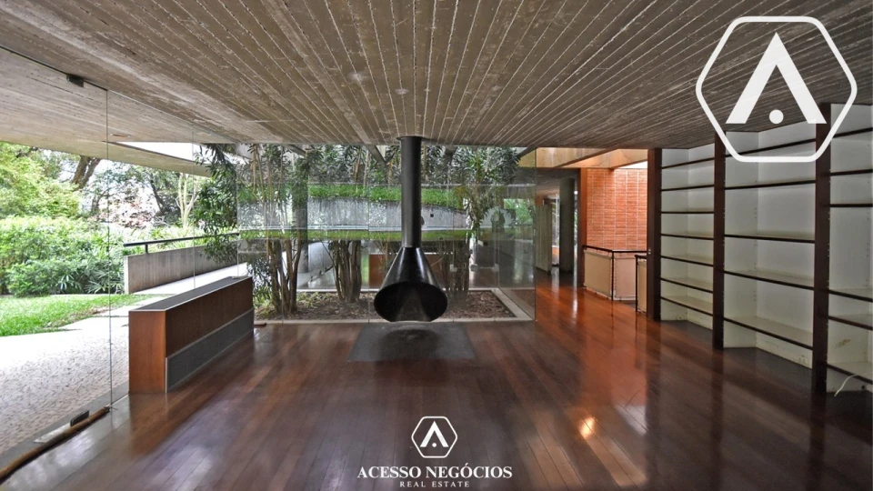 CASA  PARA INCORPORAÇÃO OU ATIVIDADES CULTURAIS /LAZER - 3100 M²