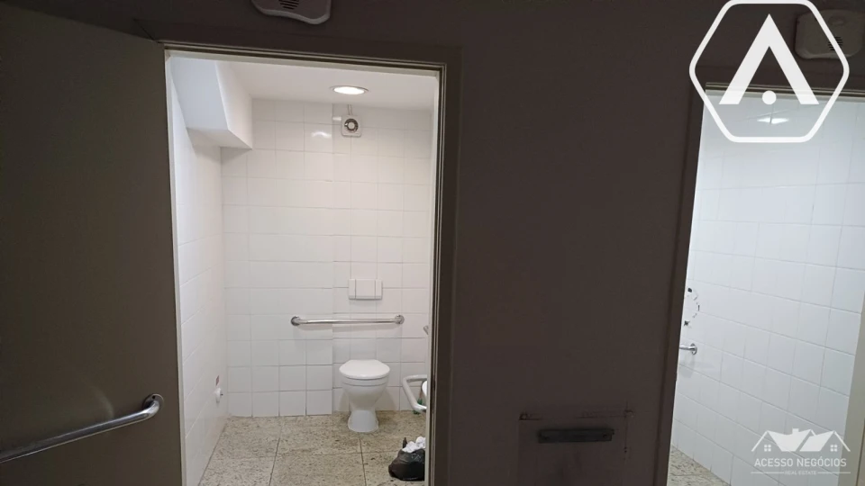 IMOVEL COMERCIAL NO ALTO DE PINHEIROS - LOCAÇÃO  - 569 M²