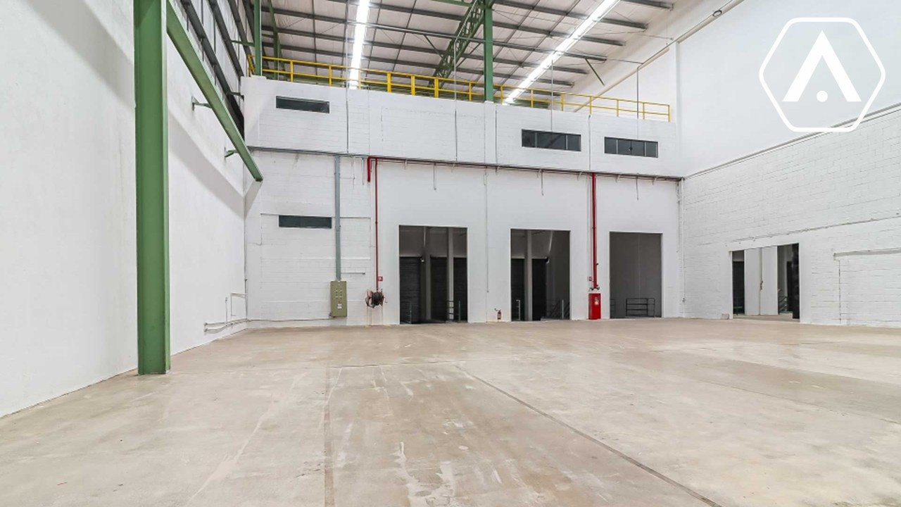 GALPÃO NO JAGUARÉ - 7000 M² - LOCAÇÃO