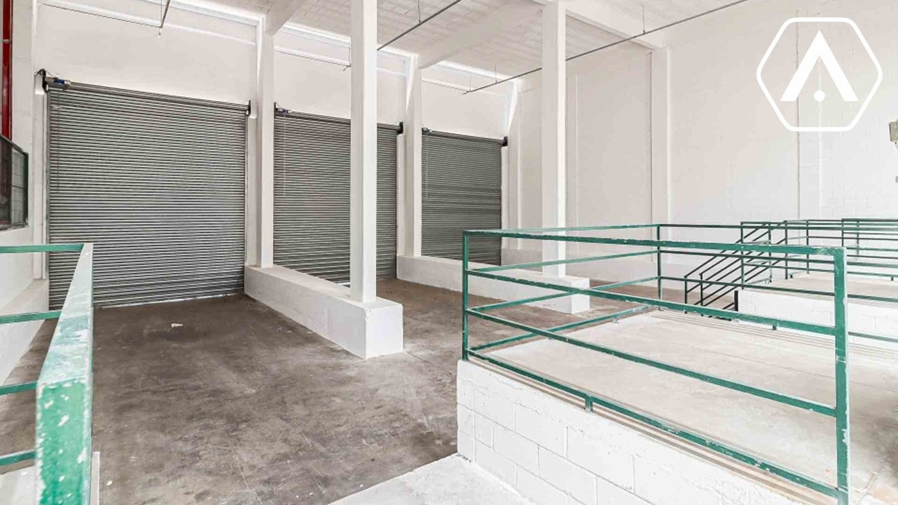 GALPÃO NO JAGUARÉ - 7000 M² - LOCAÇÃO