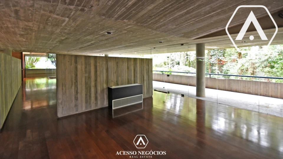 CASA  PARA INCORPORAÇÃO OU ATIVIDADES CULTURAIS /LAZER - 3100 M²