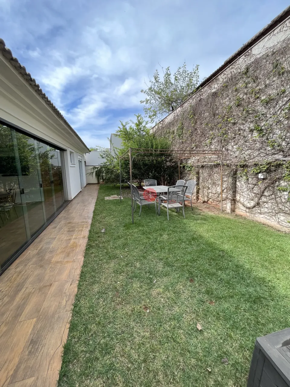 CASA A VENDA CONDOMÍNIO SUN LAKE