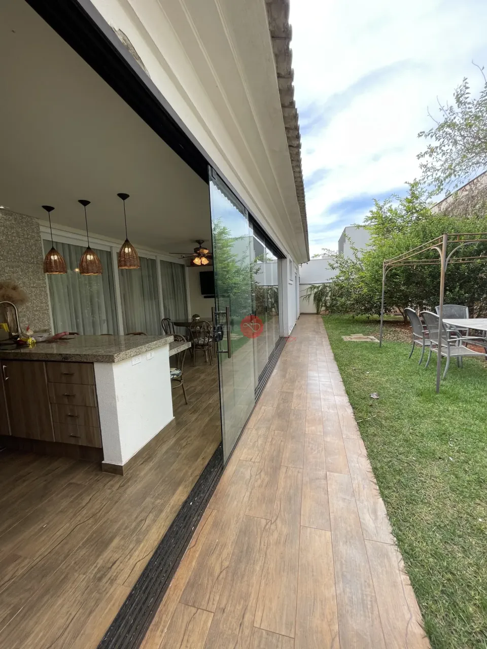 CASA A VENDA CONDOMÍNIO SUN LAKE