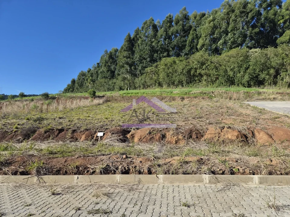 Excelente terreno de esquina à venda no Bairro Pinhal Alto, em Nova Petrópolis, na Serra Gaúcha