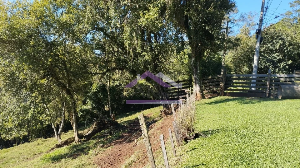 Imagens do imóveis Excelente sítio com casa enxaimel e açude à venda em Picada Café na Serra Gaúcha